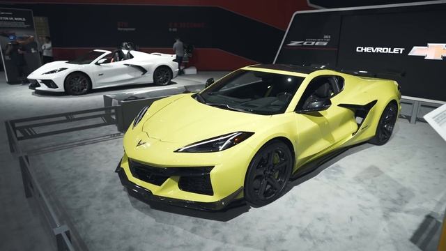 СУПЕРКАР БЕЗ ТУРБО: Новый CHEVROLET CORVETTE Z06. Первый взгляд на среднемоторный Шевроле Корвет C8 смотреть онлайн