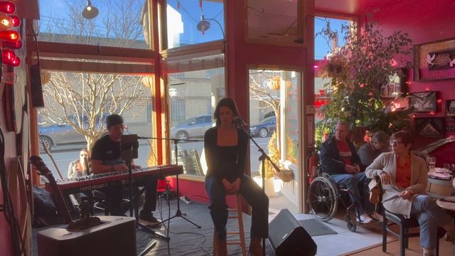 Dunno (White Lotus Intro) смотреть онлайн