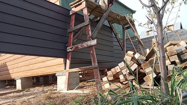 Каркасный дом без фундамента (2) Продолжаем делать фасад.!! Фасад из профлиста смотреть онлайн