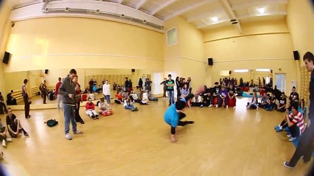 Никос vs &&& тайбрэйк.MOV смотреть онлайн