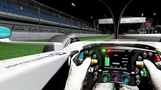 Mercedes F1 2022 vs McLaren F1 2004 Kimi Raikkonen at Bahrain GP смотреть онлайн