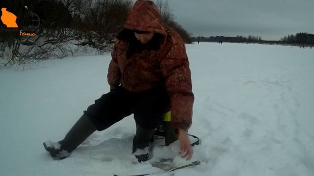 Первый лёд. Открытие сезона 2019 - 2020. Удачная рыбалка на безнасадку. смотреть онлайн