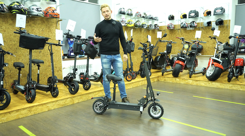 Электросамокат Ultron T103. Стоит ли переплачивать за имя??? Так ли он хорош??? Обзор и тест модели. смотреть онлайн