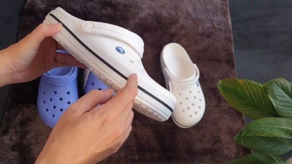 Crocs Crocband unbox and compared to Crocs Classic | Chim's Sneakers