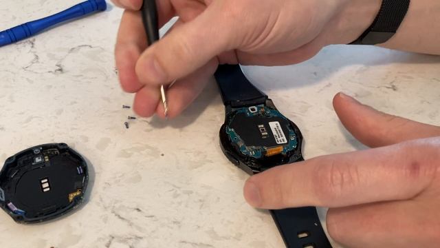 Samsung Gear S3 Frontier Battery Change (Tik-Tok style) fast edit ~1min in 4K UHD / short clip смотреть онлайн