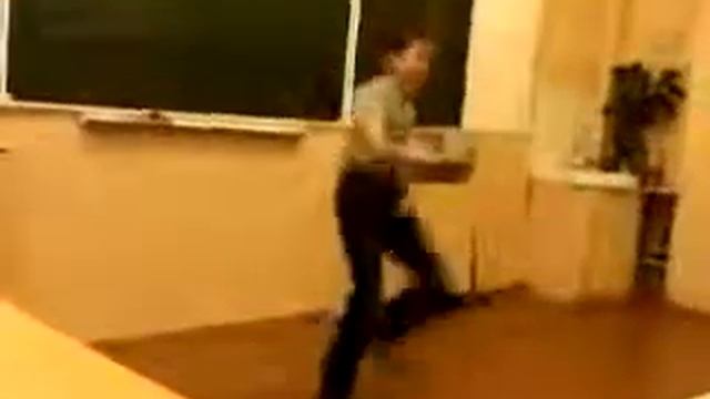 Подарок девочкам на 8 марта смотреть онлайн