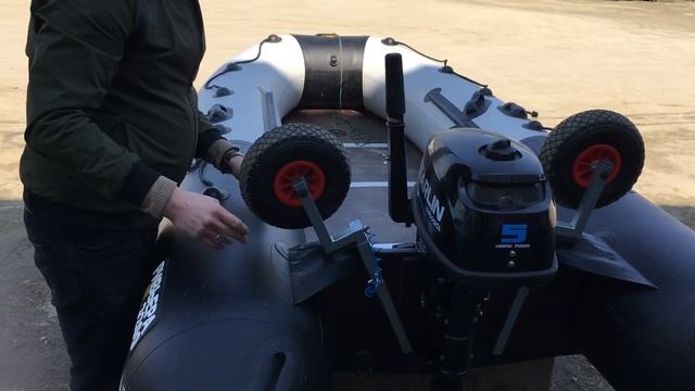 Съемные транцевые колеса на струбцинах + Ривьера 3200 смотреть онлайн