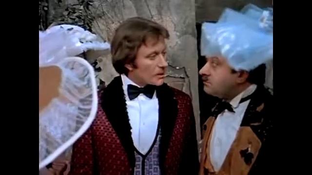 Будете мешать, оставлю без обеда ...