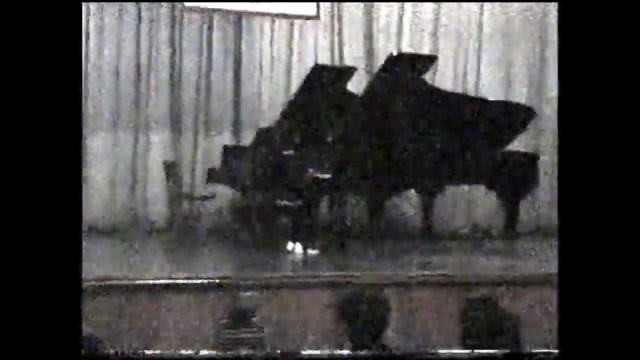 Асенька играет инвенцию Баха и Черни этюд 8 лет смотреть онлайн