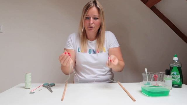 Bellenblaas Maken - Hét Perfecte Recept Voor XXL Bellen & DIY Bellenblaas Stokjes