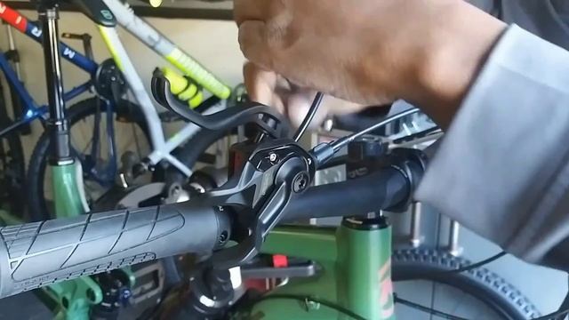MAGURA MT THIRTY 4 Piston Mountain Bike Brakes Unboxing & Install