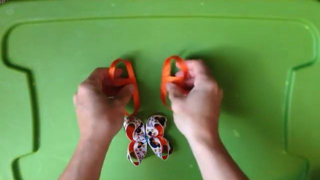 HOW TO: Make a "Stacked Boutique Bow" Tutorial смотреть онлайн