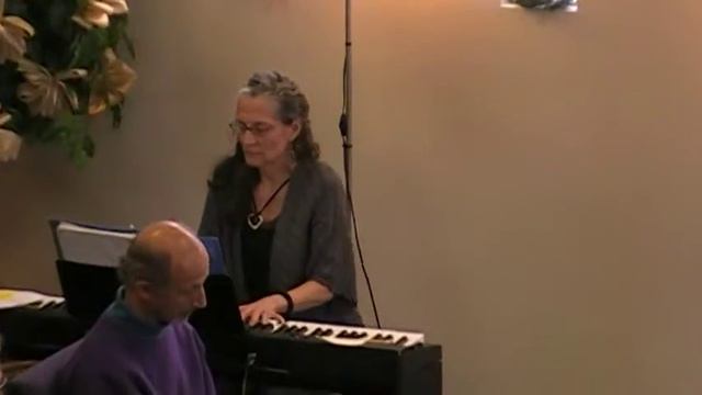 Flute: Lisa Warren plays "Over the Rainbow" 12/16/2012 смотреть онлайн
