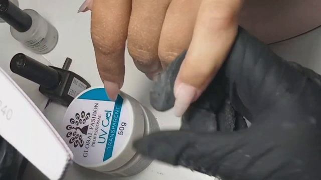 Покрытие ногтя с дефектом/нежный розовый маникюр со стразами ??