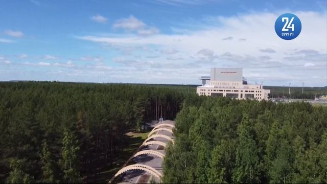 В Сургуте на Городском штабе по строительству обсудили реновацию парка "Кедровый лог" смотреть онлайн
