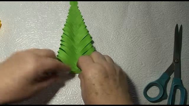 Paper Christmas Tree Елочка своими руками смотреть онлайн