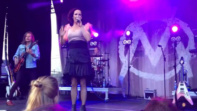 Maija Vilkkumaa Liian kauan @Elofestarit 18.8.2019 смотреть онлайн