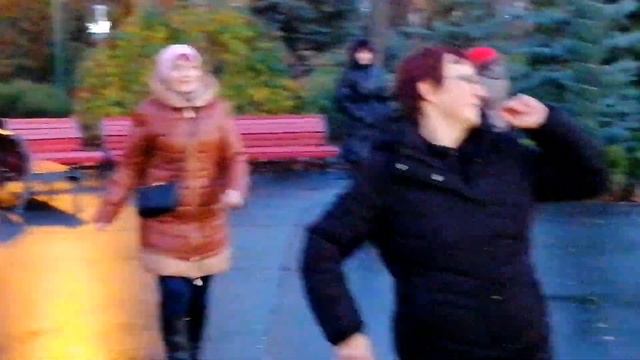 Горит калины цвет Танцы в парке Горького Харьков Ноябрь 2021 смотреть онлайн