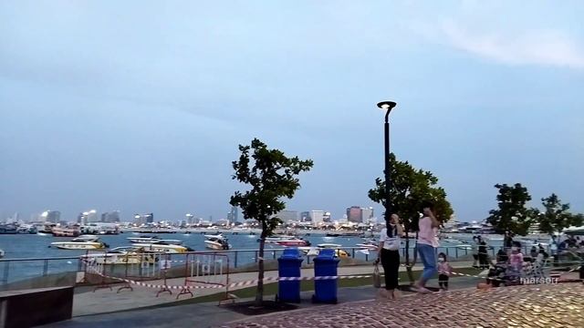 просто на пирсе бали_хай ч.2 луна над городом смотреть онлайн