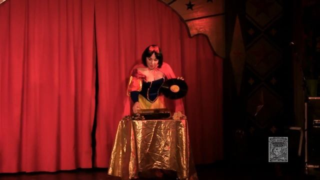 REGINA STARGAZER - HOME - SNOW WHITE - WEBURLESQUE 10 YEARS смотреть онлайн