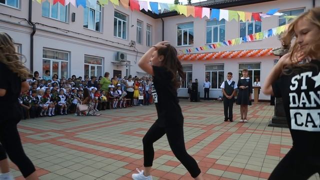 Линейка первого сентября. смотреть онлайн