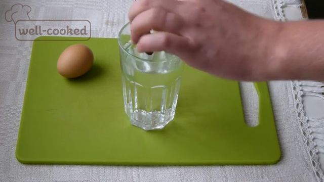 #024 Как проверить яйца на свежесть на воде - секреты от well-cooked смотреть онлайн