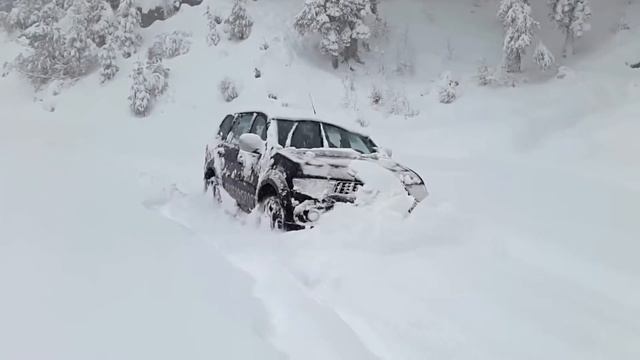 Extreme Snow Off Road Mitsubishi Pajero Sport смотреть онлайн