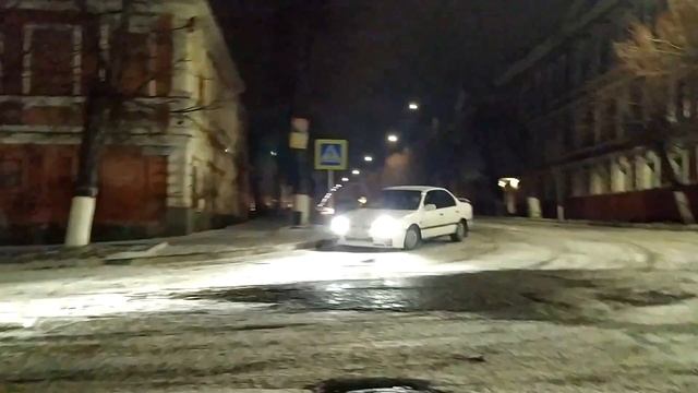 Дрифт на Nissan Primera/Рыльск смотреть онлайн