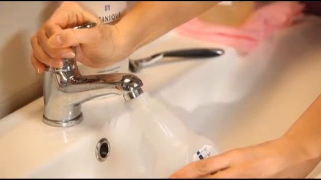 L.O.C.™ Чистящее средство для ванных комнат от Амвей смотреть онлайн