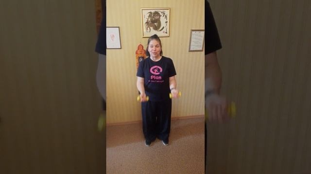 Бицепс и трицепс за 5 минут с лёгкими ГАНТЕЛЯМИ