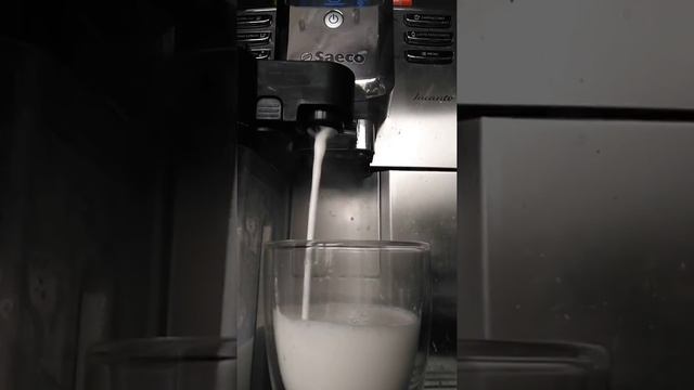 Saeco Incanto HD8917/09 Cappuccino смотреть онлайн