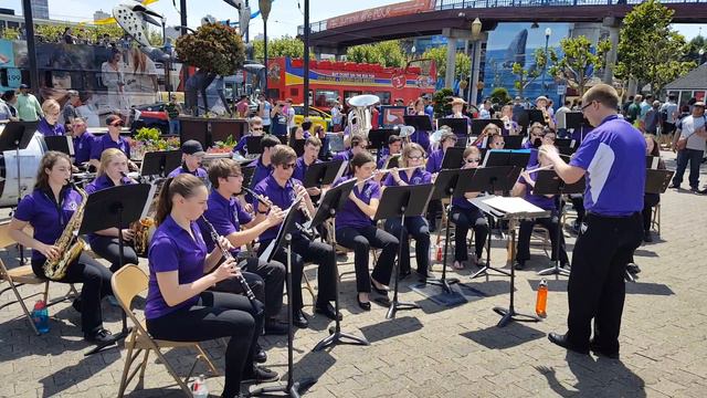 School band playing Phantom of the Opera Pier 39 смотреть онлайн