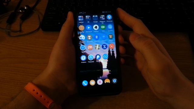 Чёрная шторка на EMUI 9