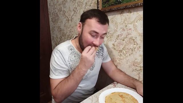 Съел блин и объелся. Масленица в нашей семье смотреть онлайн