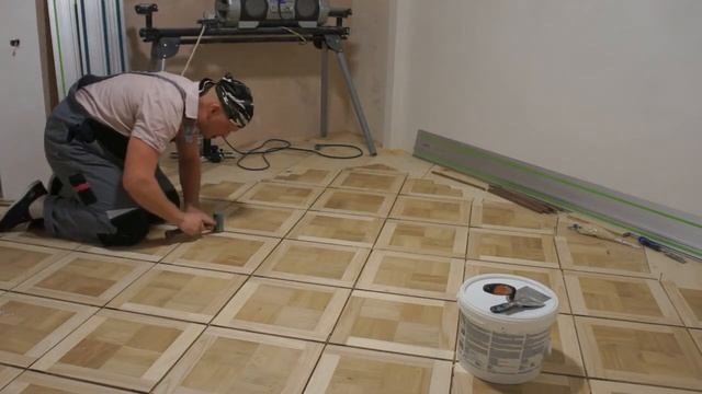 Паз под ореховые жилки и торцовка "ковра" из модулей смотреть онлайн