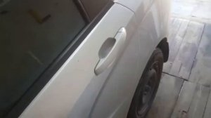 как закрыть весту быстро бес ключа и снять акб