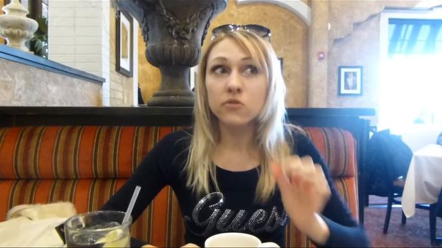 Девушка рассказывает о жизни в США.