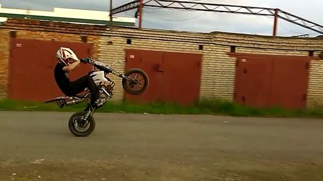 Pit bike, in slow motion, stunt смотреть онлайн