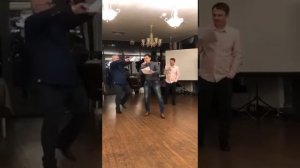 «В траве сидел кузнечик» в стиле рэп