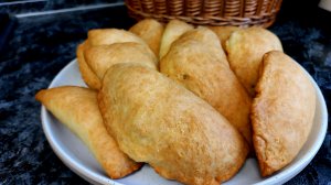 Пирожки с капустой из песочного теста на сметане