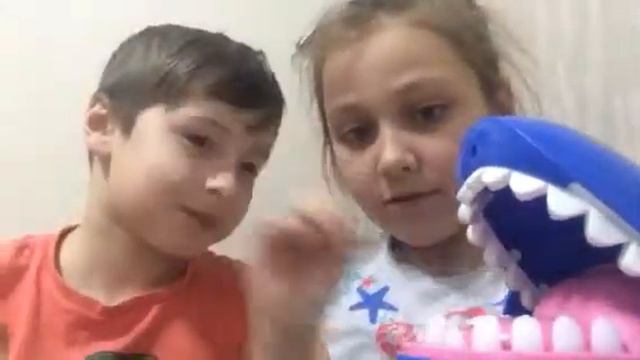 Челлендж акула дантист запрещённая игрушка в Америке (А в Питере нет) смотреть онлайн
