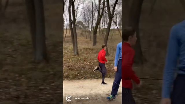 Как быстро бегать ?Скоростно - силовая подготовка спринтера #легкаяатлетика #лёгкаяатлетика #бег смотреть онлайн