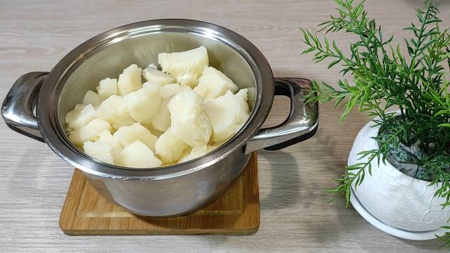 Картофельные гнезда с безумно вкусной начинкой. Очень аппетитно. смотреть онлайн