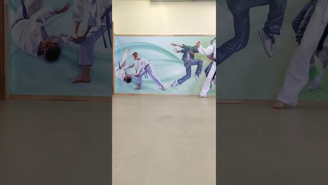 Тренировка каратэ. Работа в стойке. Атака кидзами цки и гияку цки смотреть онлайн