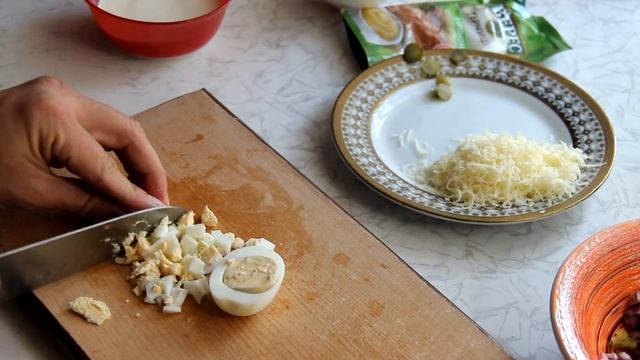 Универсальный сметанный соус к рыбе, мясу, овощам. смотреть онлайн