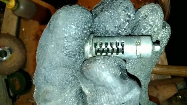 DACIA SOLENZA ремонт замка (личинки) смотреть онлайн