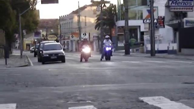кризис: Honda Hornet, 1000, Suzuki 750 F, Srad, Yamaha R1,CBR 600 смотреть онлайн