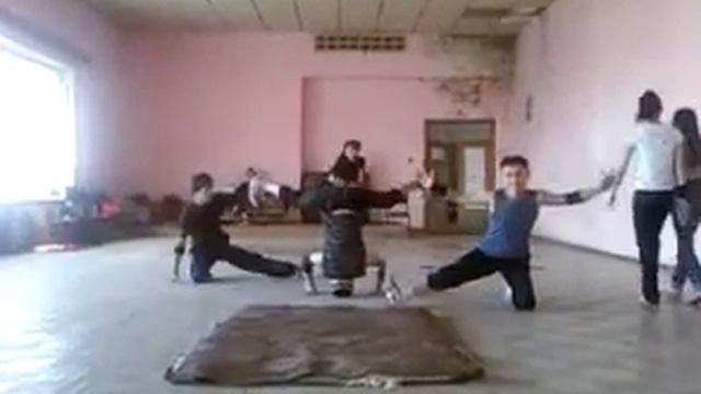 Брейк данс группа АДРЕНАЛИН Жезказган Упона сальто смотреть онлайн