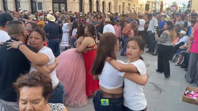 Que bonito se baila en la Líber!!! смотреть онлайн
