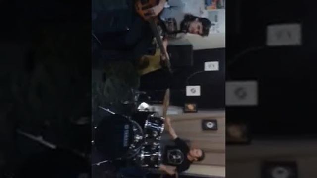 Ритм-секция срывает репу))) смотреть онлайн